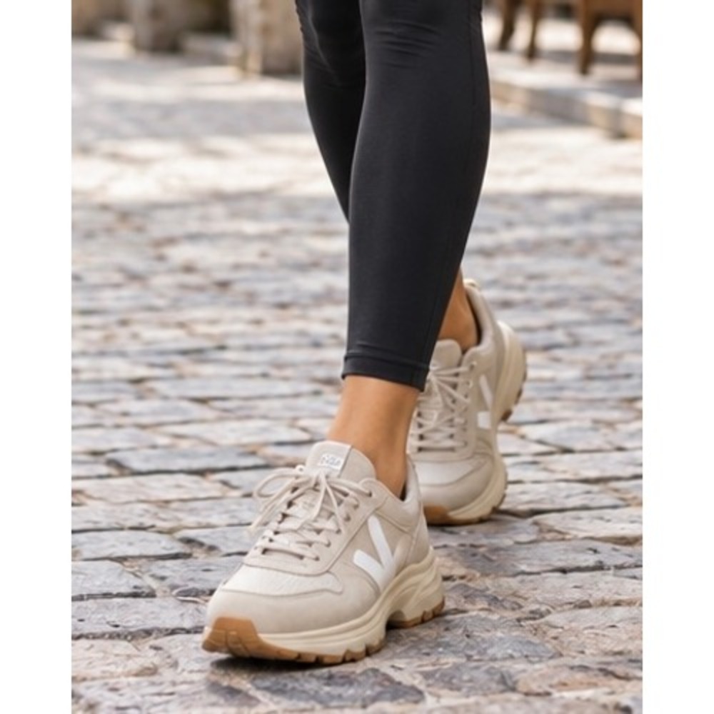 Veja Venturi II Gravel White Ivory Hexamesh Sneakers, Women's Size 9